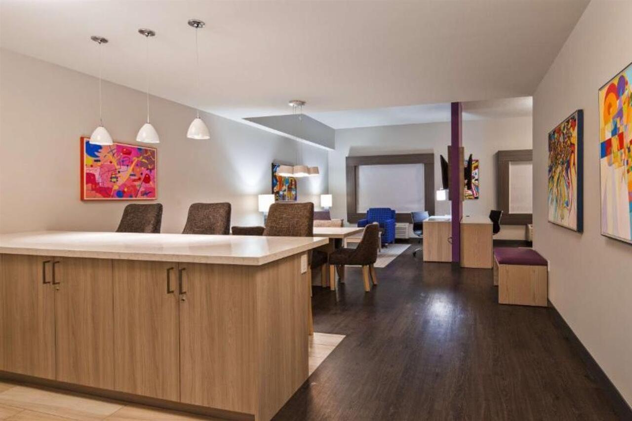 Best Western Premier Winnipeg East Exteriör bild