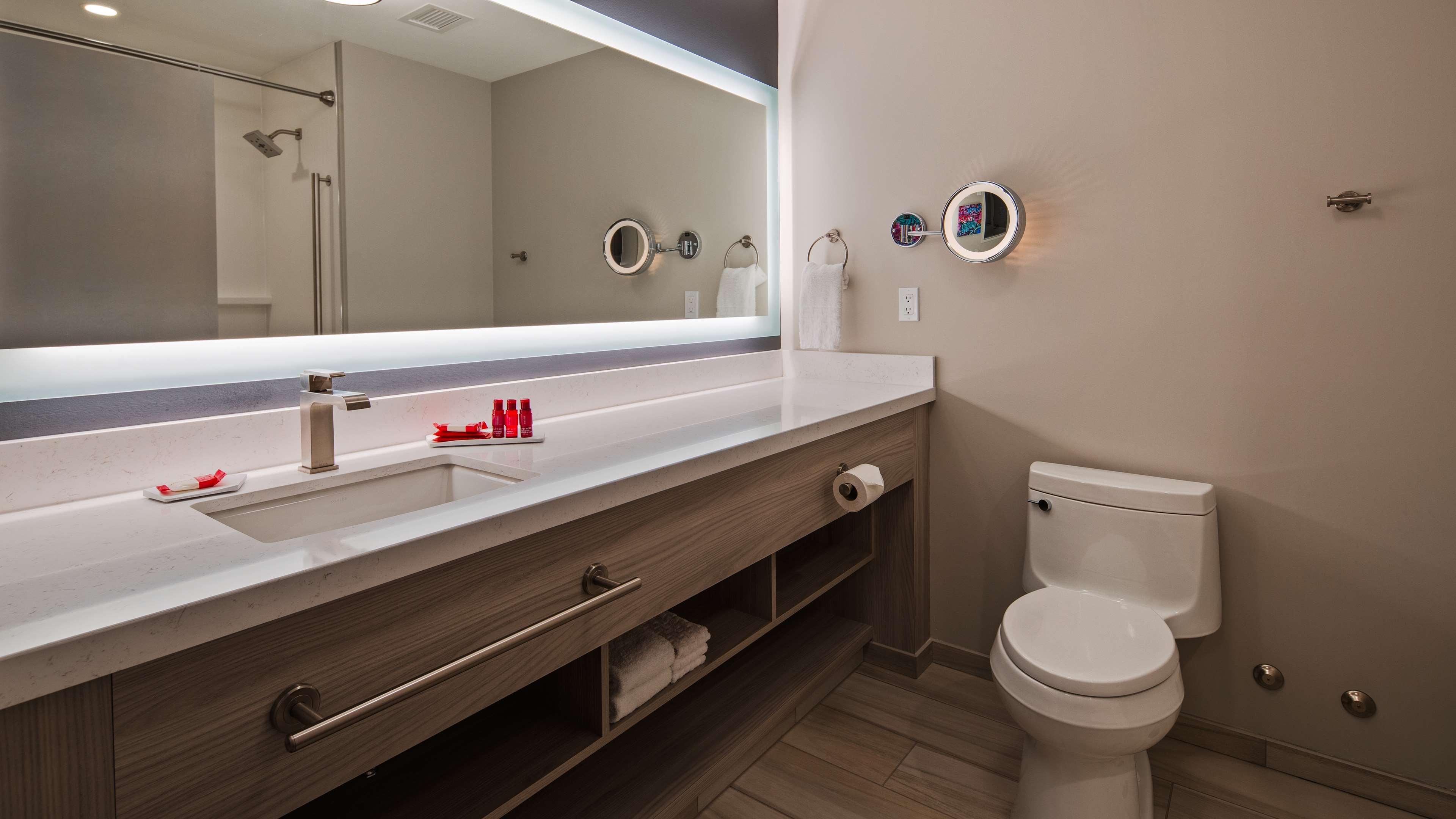 Best Western Premier Winnipeg East Exteriör bild