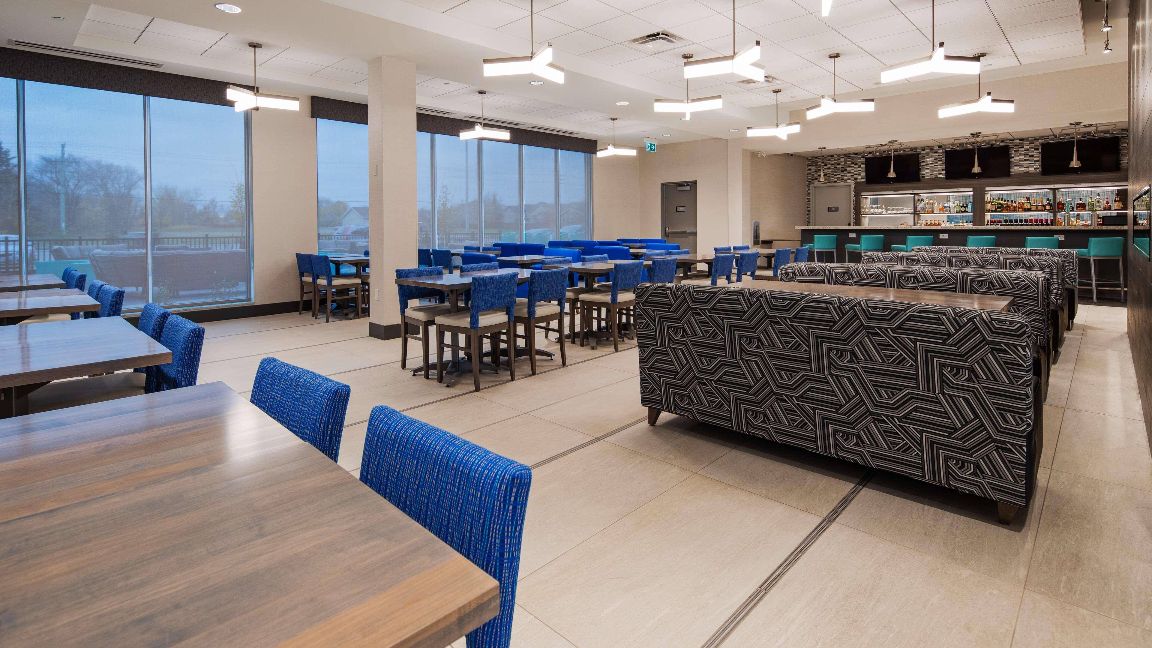 Best Western Premier Winnipeg East Exteriör bild